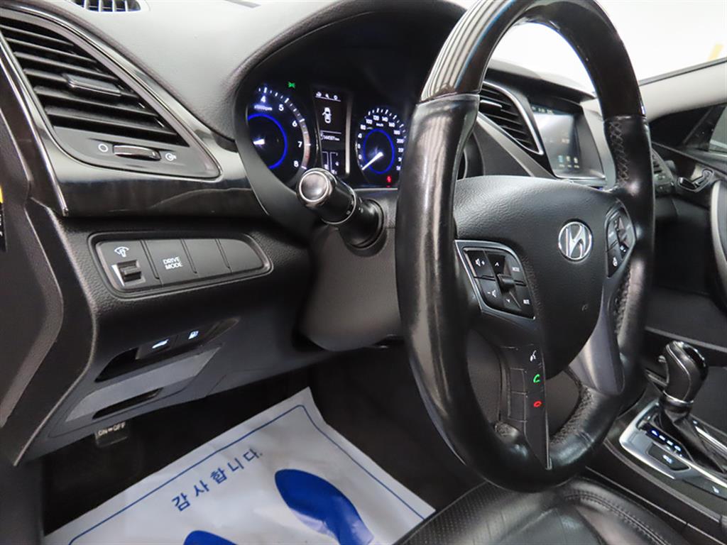 HYUNDAI Grandeur 2016 Negro - Importación desde Corea - HF Imports Iquique - Foto 14