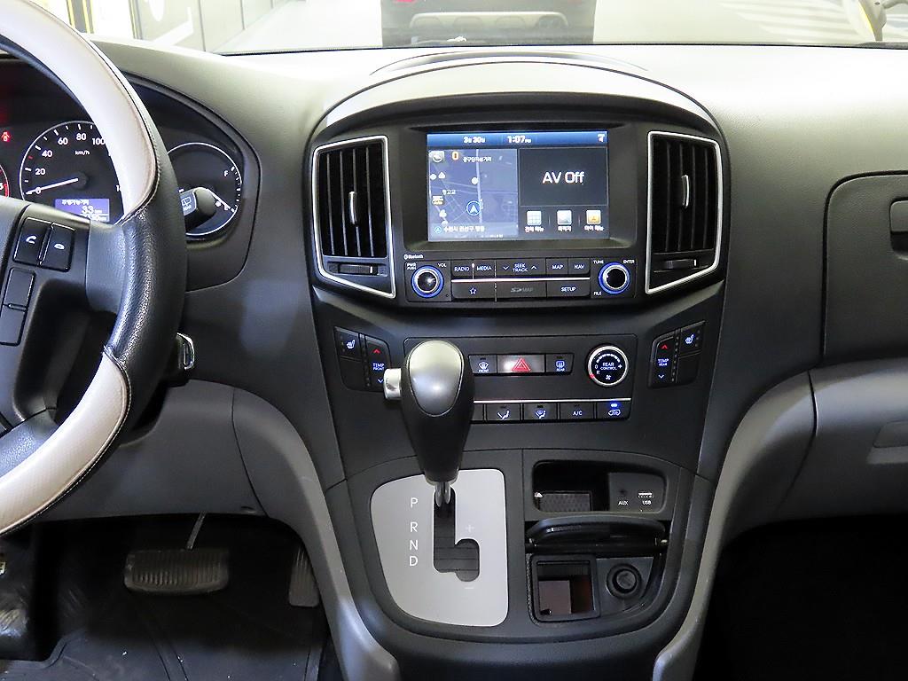 HYUNDAI Starex - Vista 11