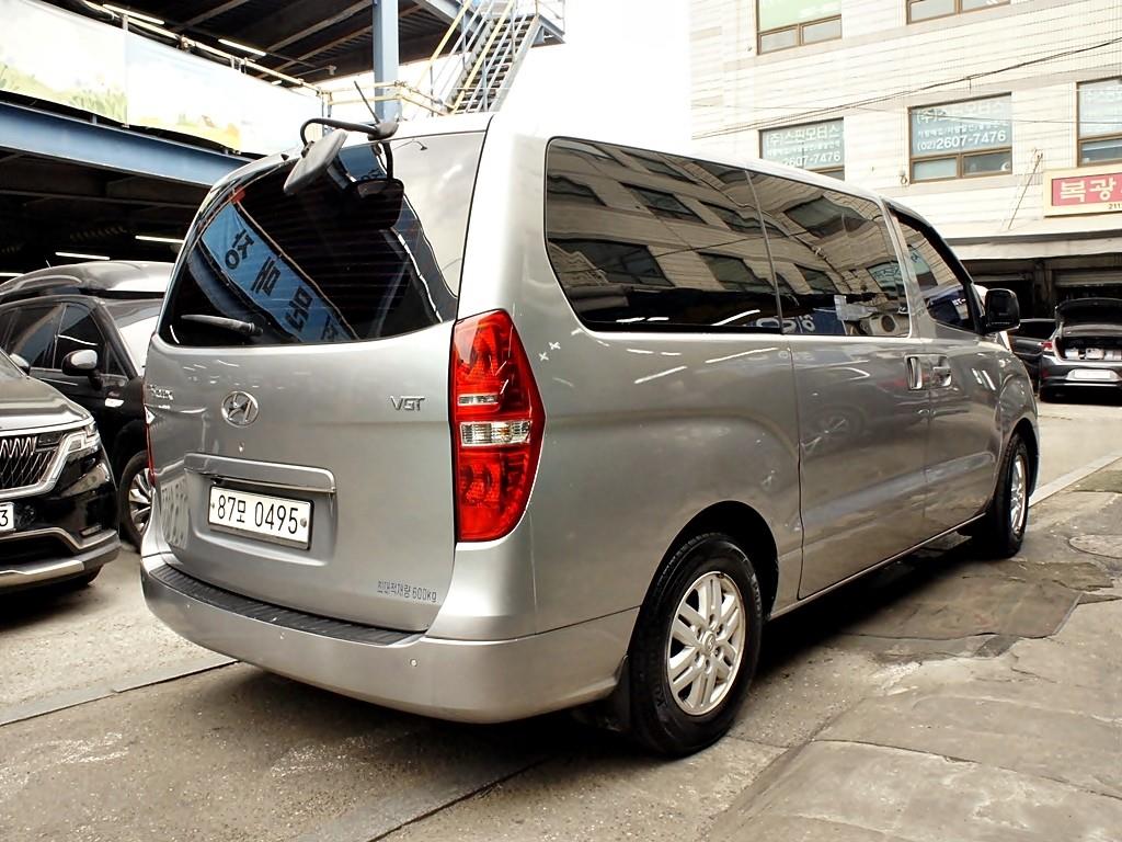 HYUNDAI Starex - Vista 6