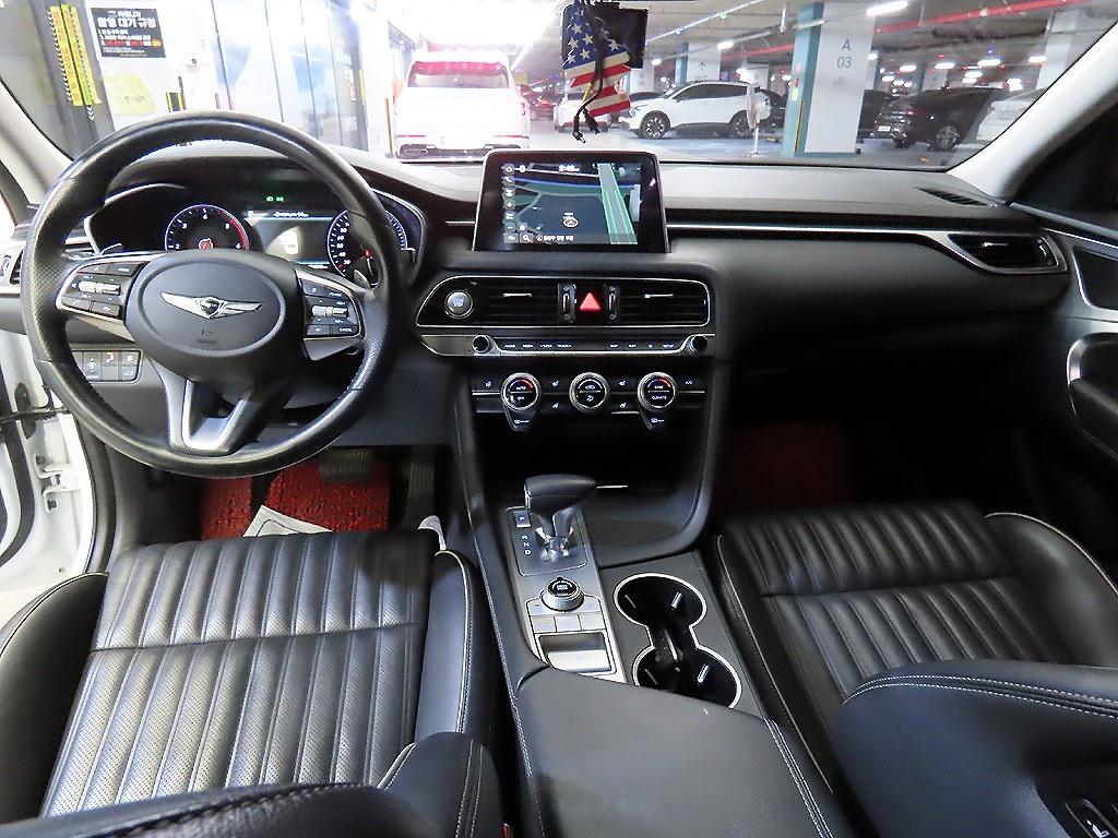 Genesis G70 - Vista 10