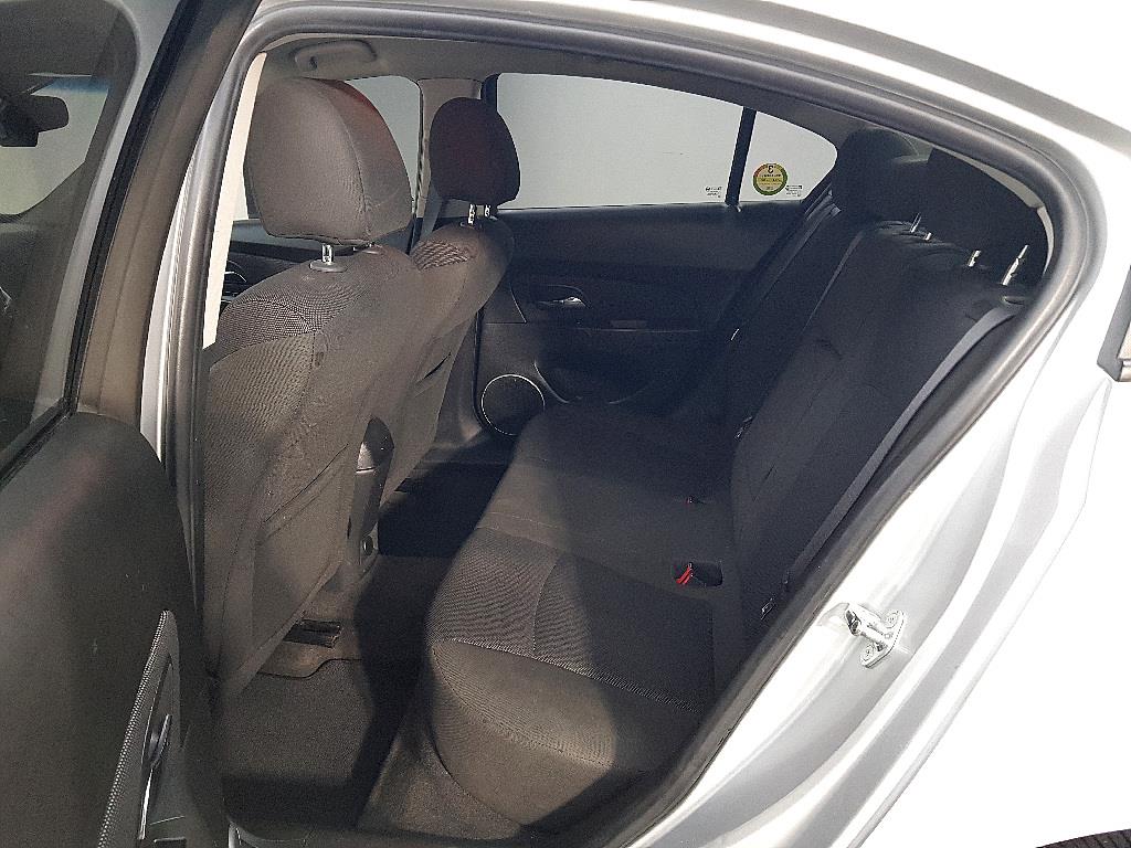 Chevrolet Cruise - Vista 8