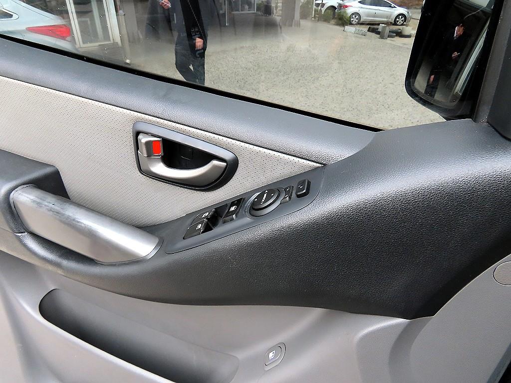 HYUNDAI Starex - Vista 11