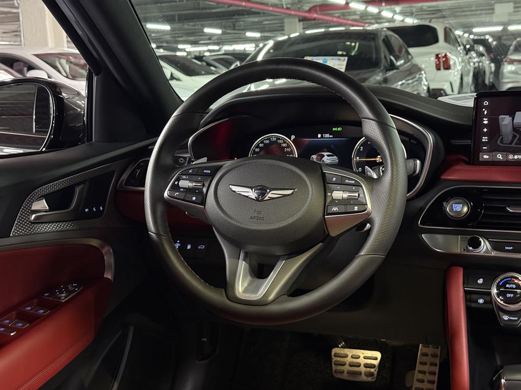 Genesis G70 - Vista 8