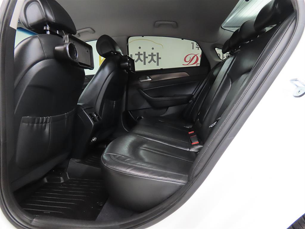 HYUNDAI Sonata - Vista 6