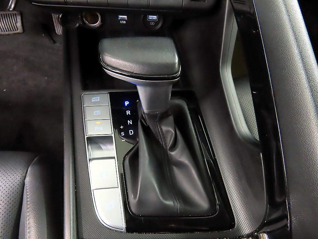 HYUNDAI Avante - Vista 10