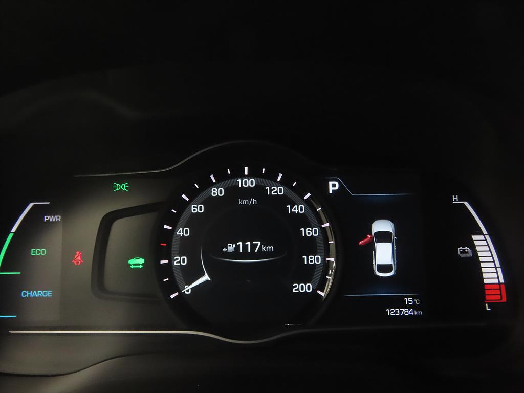 HYUNDAI Ioniq - Vista 9