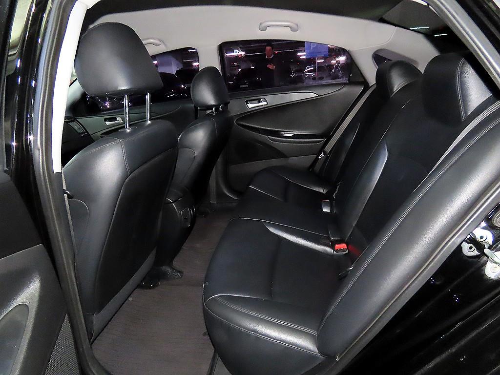 HYUNDAI Sonata - Vista 7