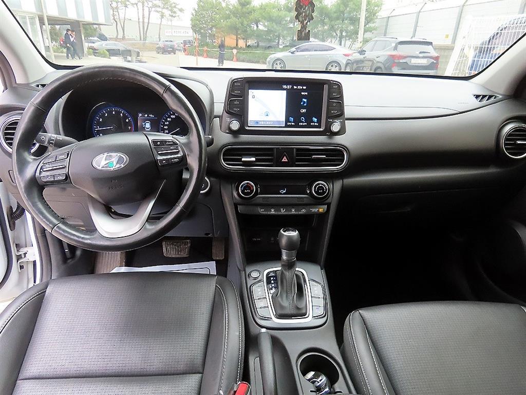 HYUNDAI Kona - Vista 7