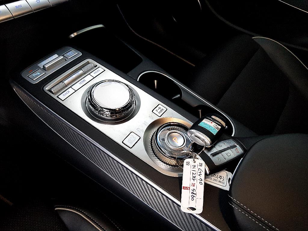 Genesis GV70 - Vista 12