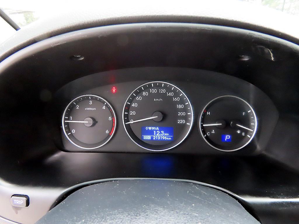 HYUNDAI Starex - Vista 9