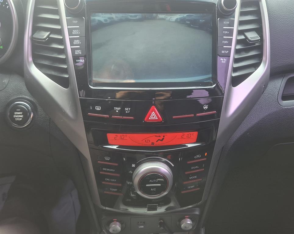 Ssangyong Tivoli 2015 Blanco - Importación desde Corea - HF Imports Iquique - Foto 14