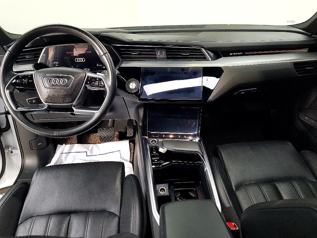 Audi e-Tron - Vista 5