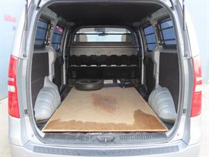 HYUNDAI Starex - Vista 10