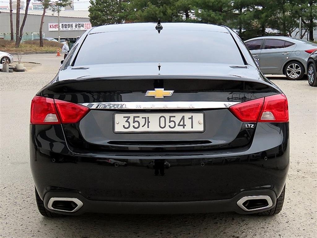 Chevrolet Impala - Vista 4