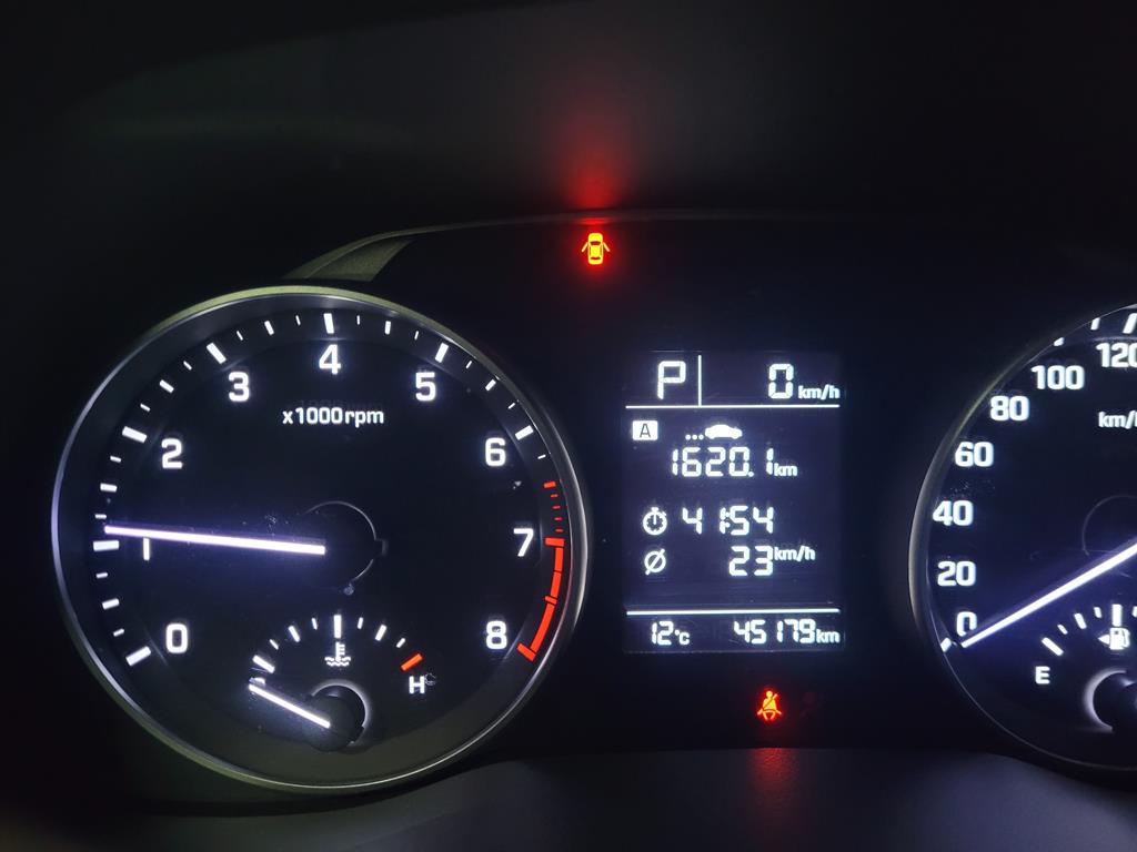 HYUNDAI Avante - Vista 6