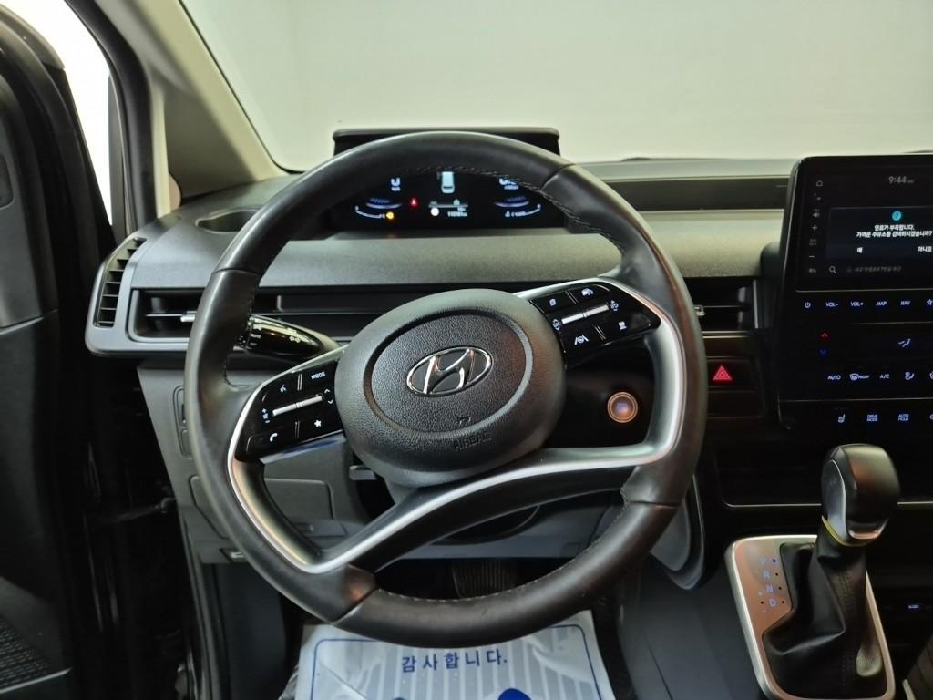 HYUNDAI Staria - Vista 9