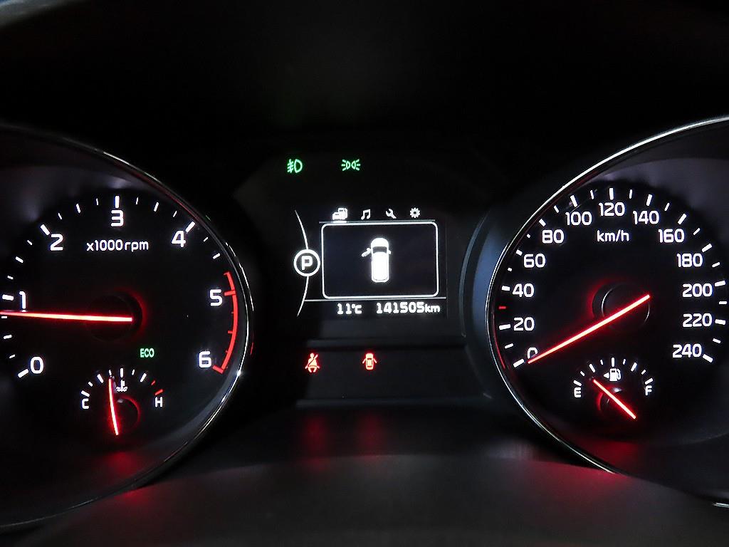 KIA Carnival - Vista 9