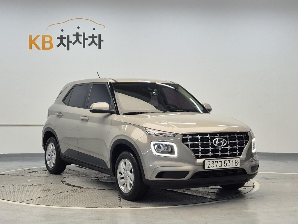 HYUNDAI Venue - Vista 4