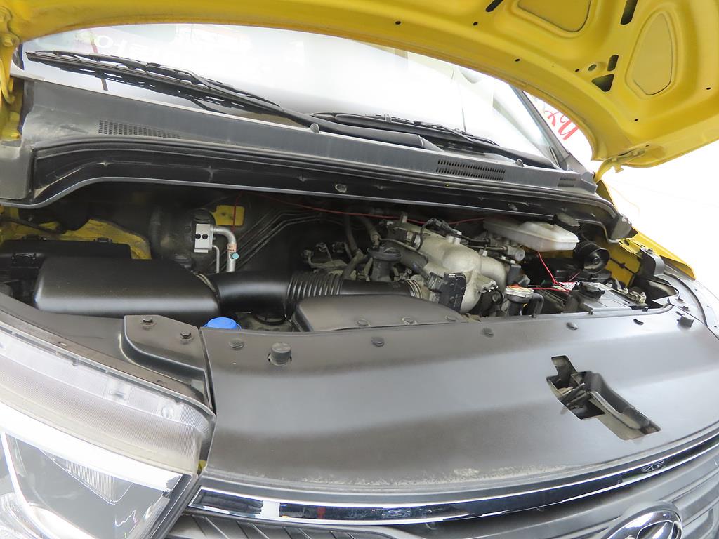 HYUNDAI Starex 2019 Amarillo - Importación desde Corea - HF Imports Iquique - Foto 19