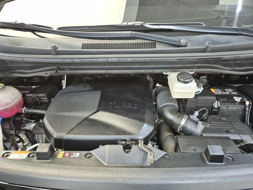 HYUNDAI Staria - Vista 5