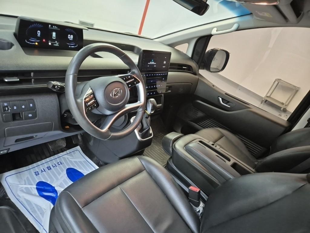 HYUNDAI Staria - Vista 7