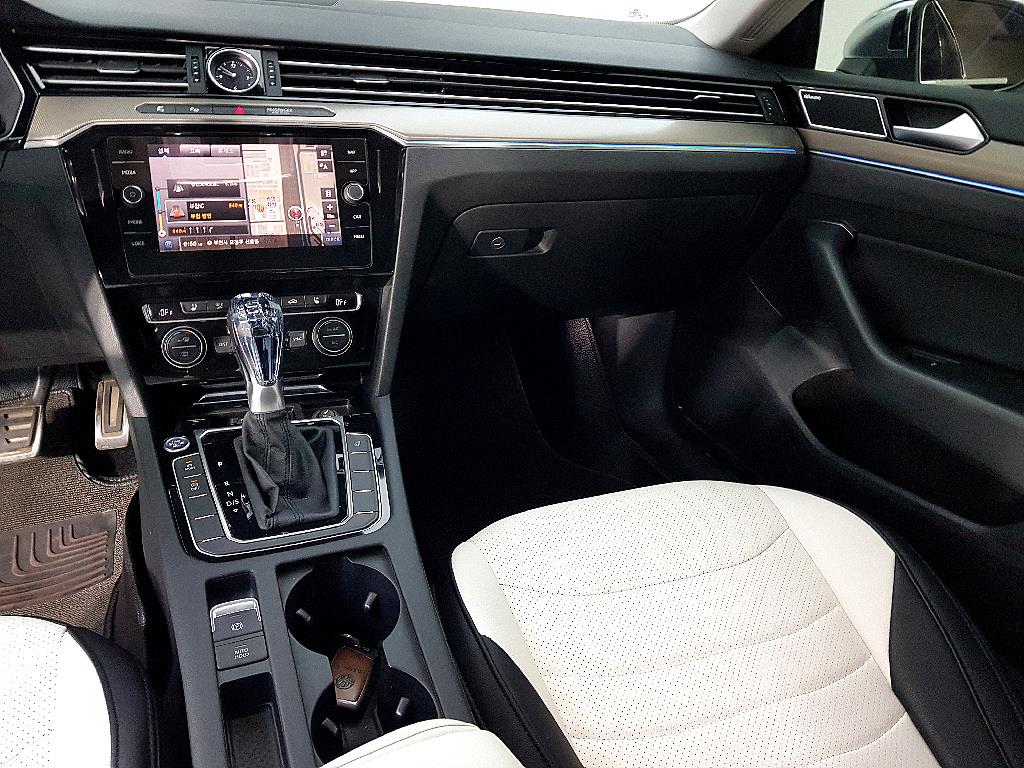 Volkswagen Arteon - Vista 9