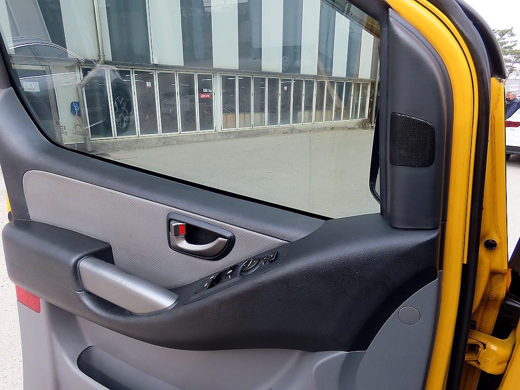 HYUNDAI Starex - Vista 12