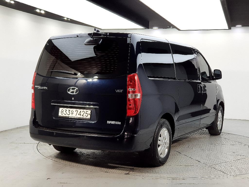 HYUNDAI Starex - Vista 4