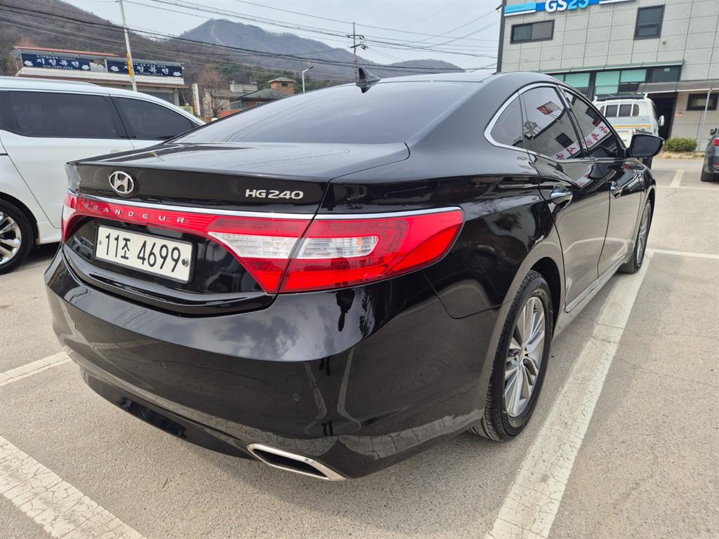 HYUNDAI Grandeur - Vista 4