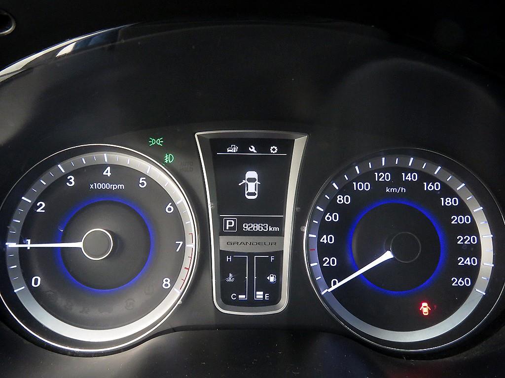 HYUNDAI Grandeur - Vista 12