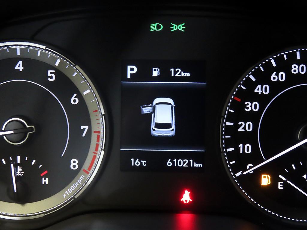 HYUNDAI Venue - Vista 9