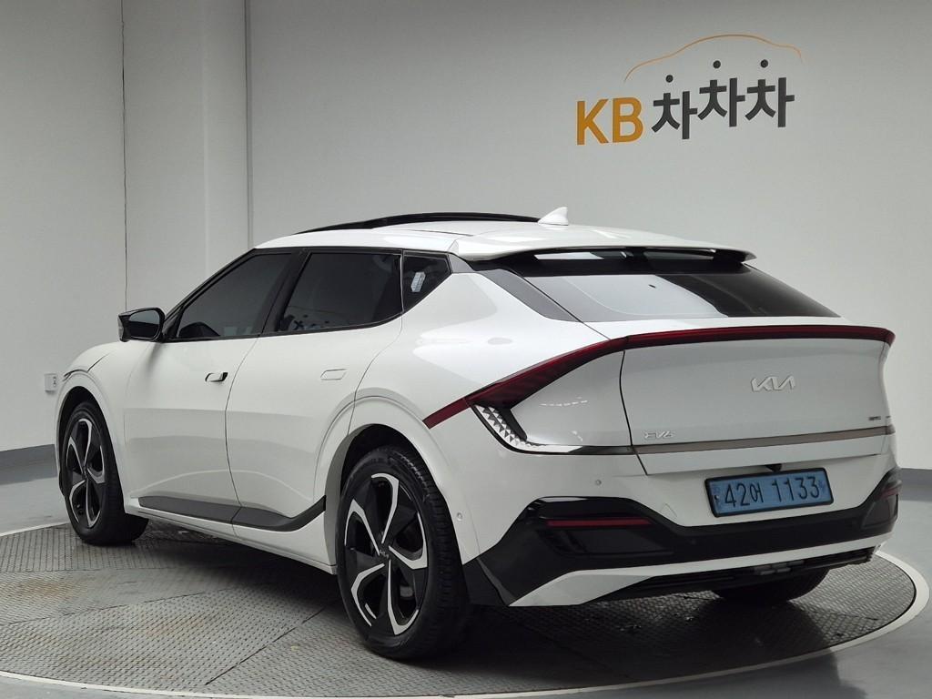 KIA EV6 - Vista 4