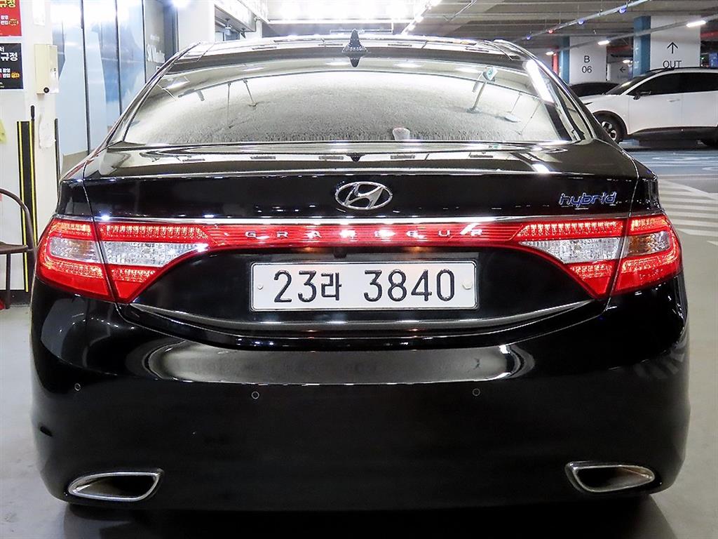 HYUNDAI Grandeur - Vista 5
