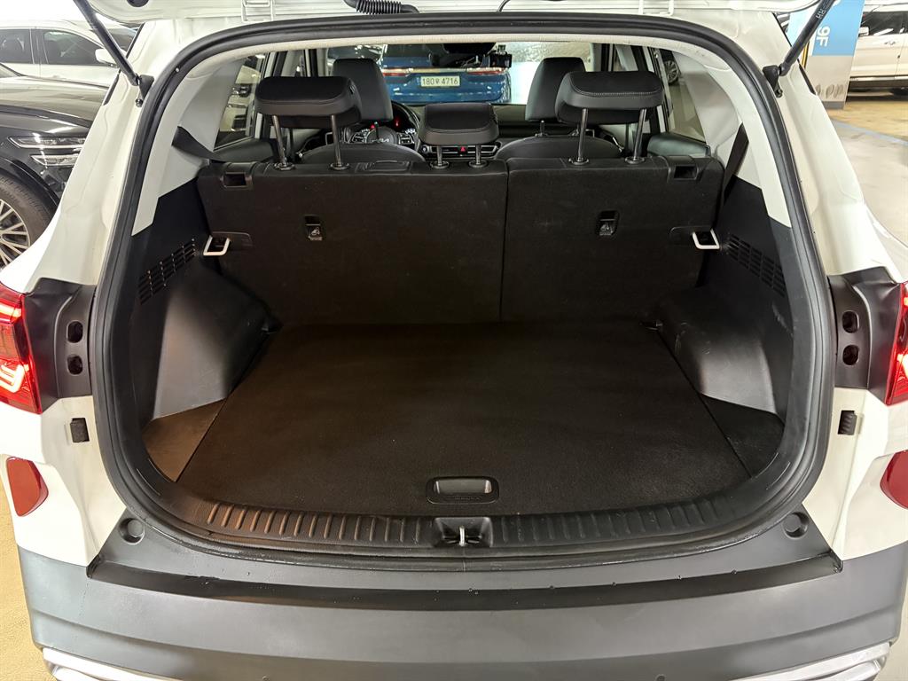 KIA Seltos - Vista 8