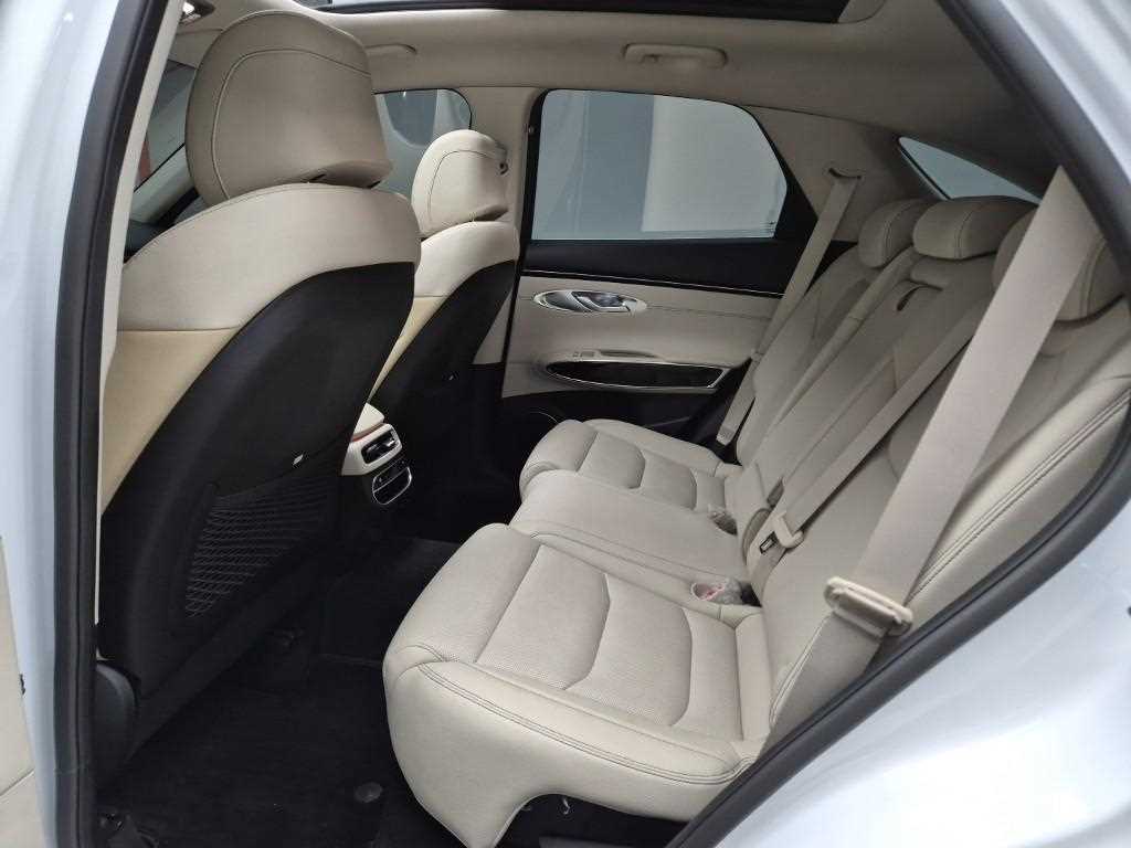 Genesis GV70 - Vista 11