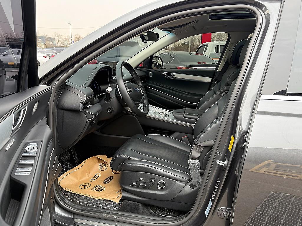 Genesis GV80 - Vista 6