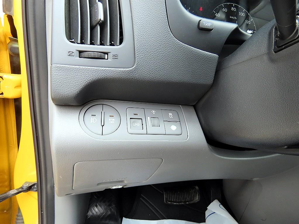 HYUNDAI Starex 2019 Amarillo - Importación desde Corea - HF Imports Iquique - Foto 13