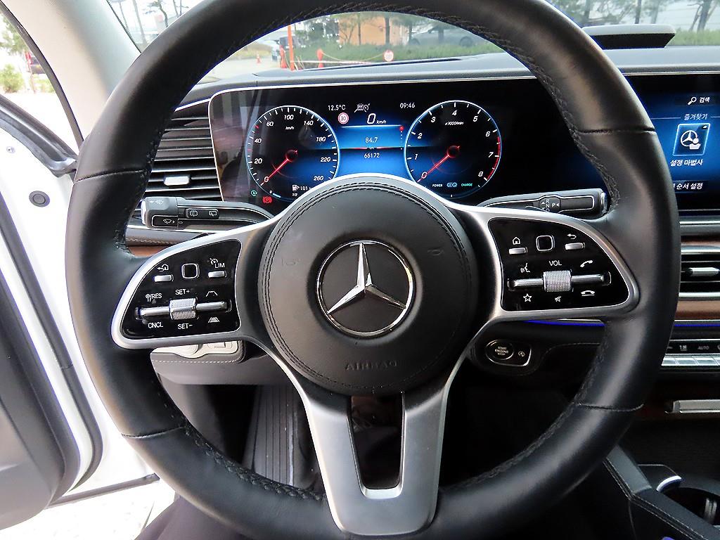 Mercedes Benz GLE Class - Vista 8