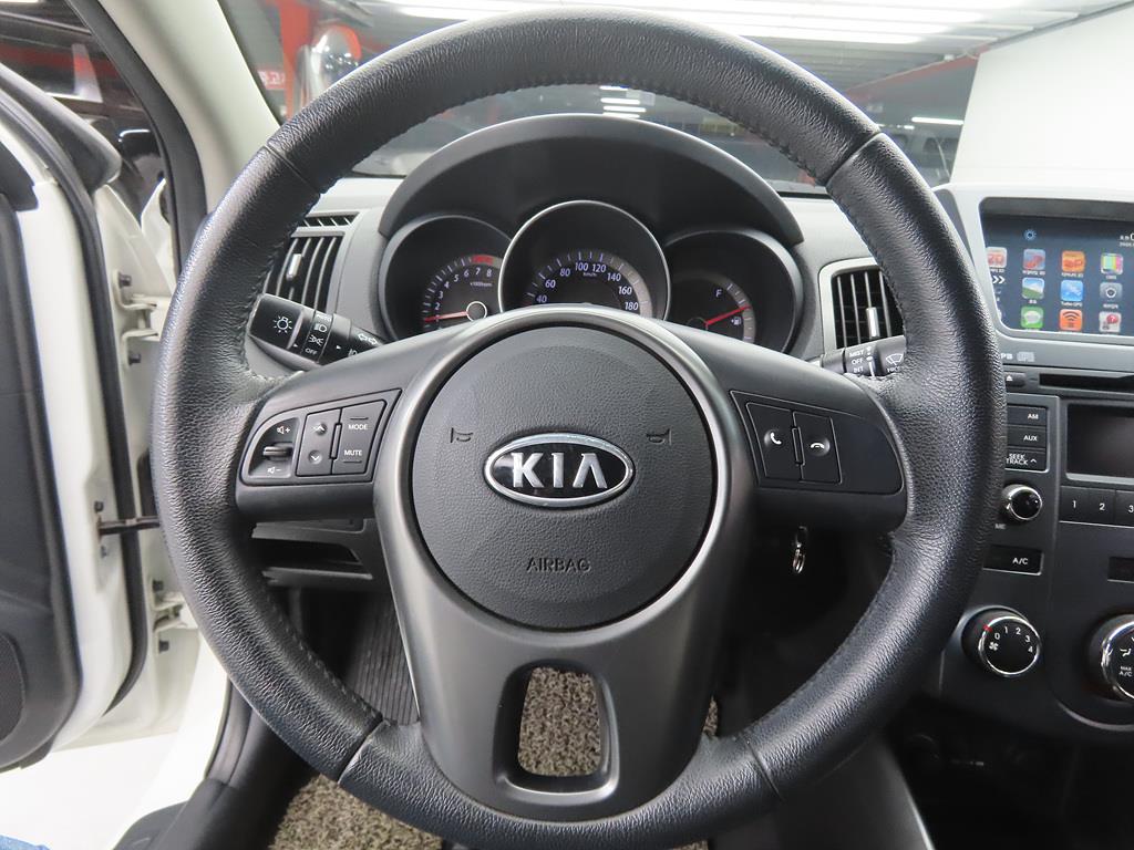 KIA Forte - Vista 8