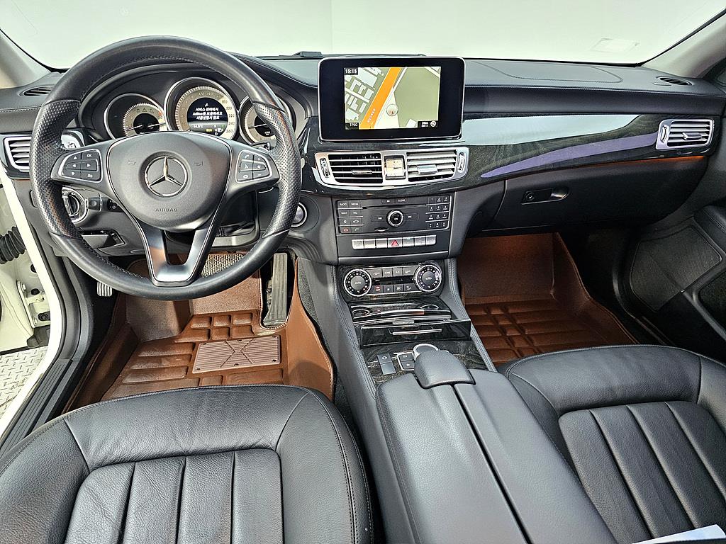 Mercedes Benz CLS Class - Vista 5