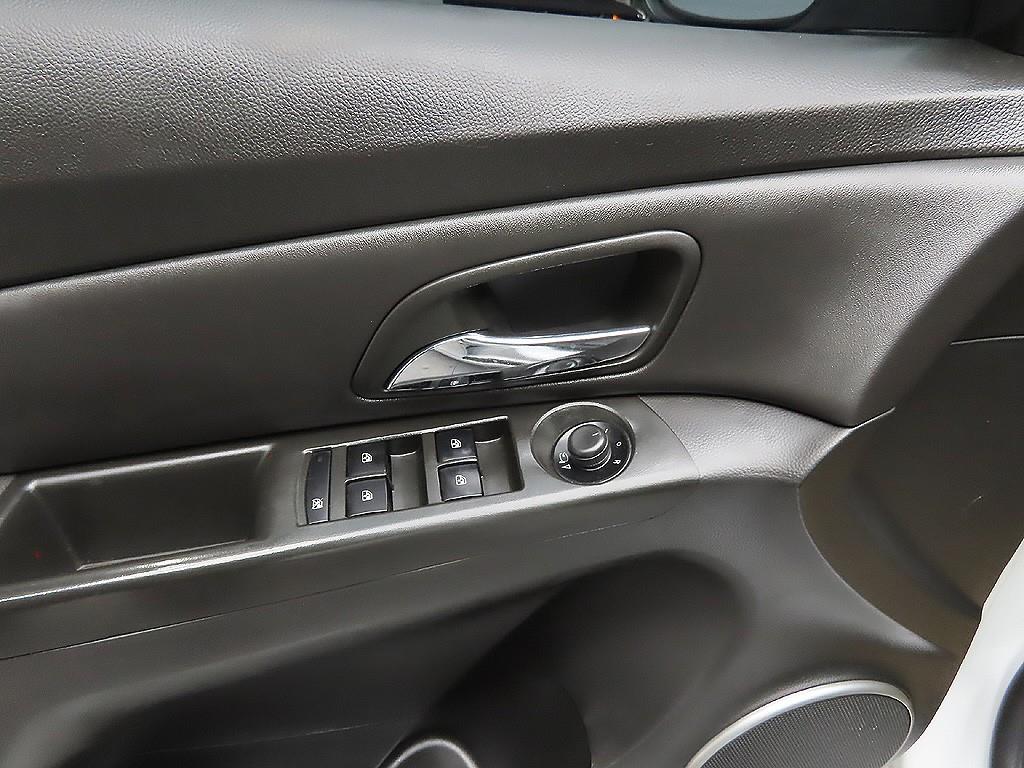 Chevrolet Cruise 2011 Blanco - Importación desde Corea - HF Imports Iquique - Foto 11