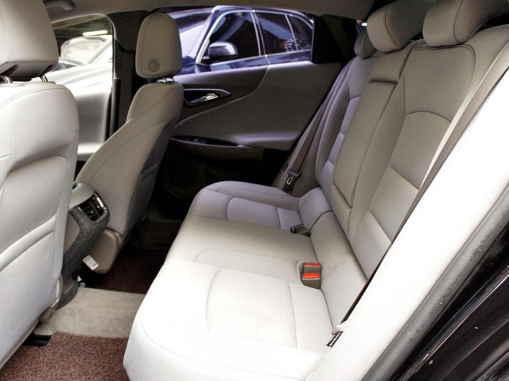 Chevrolet Malibu - Vista 11
