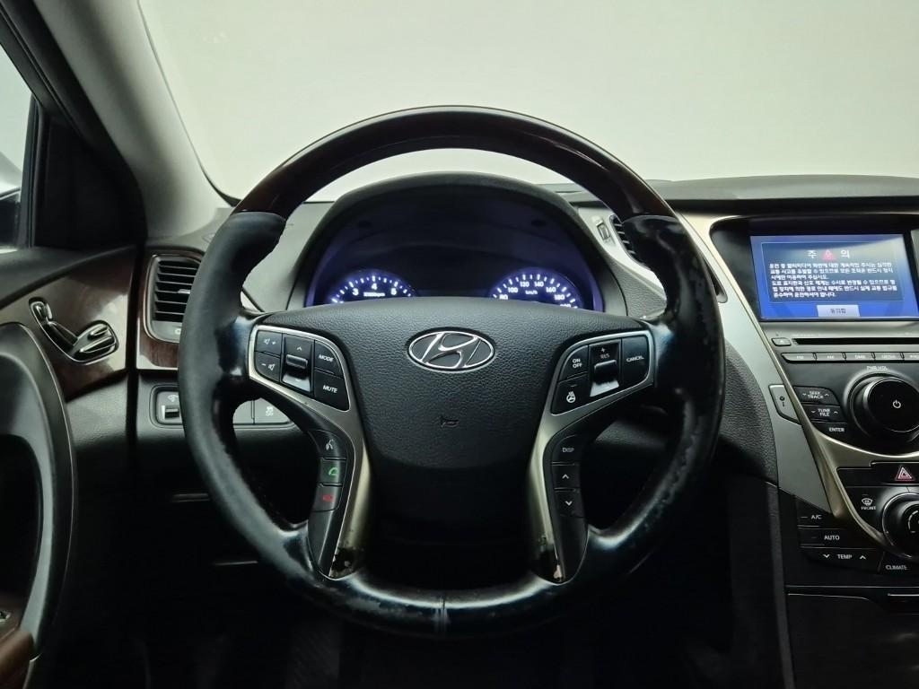 HYUNDAI Grandeur - Vista 9