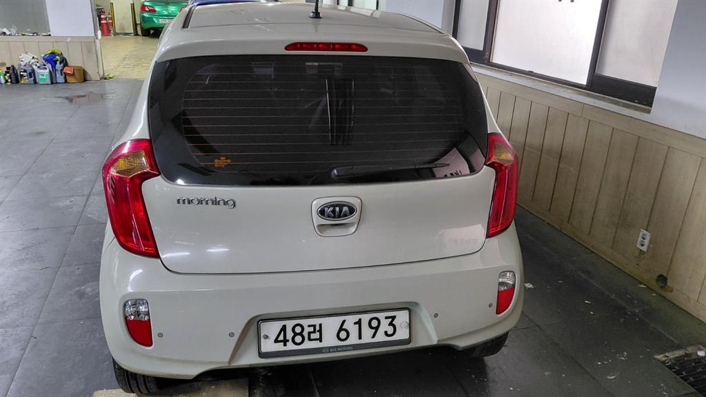 KIA Morning - Vista 5