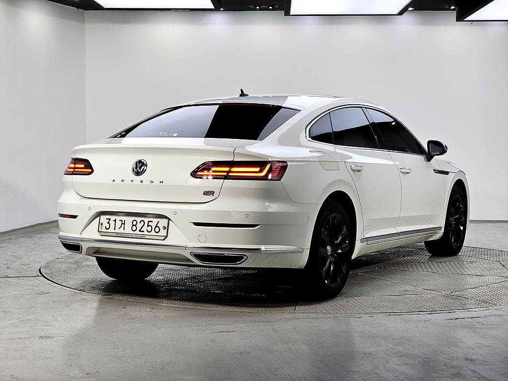 Volkswagen Arteon - Vista 4