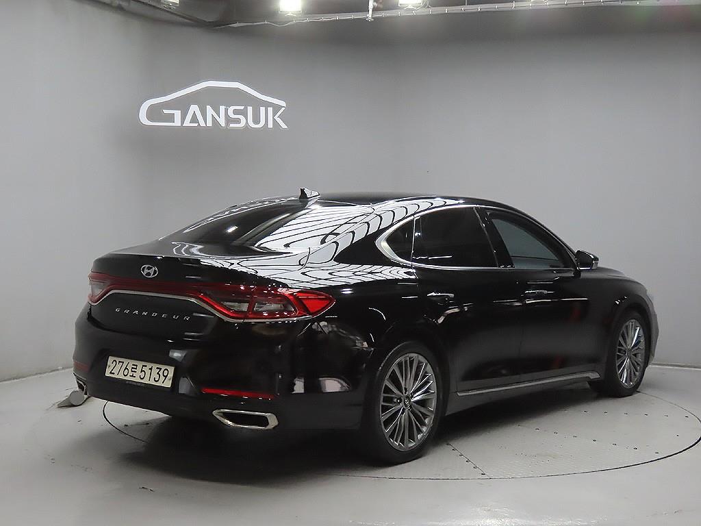 HYUNDAI Grandeur - Vista 7