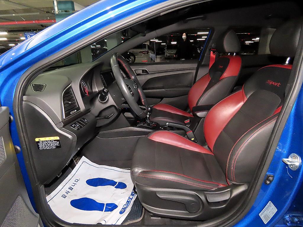 HYUNDAI Avante - Vista 6