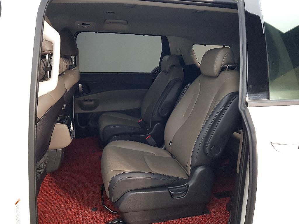 KIA Carnival - Vista 9