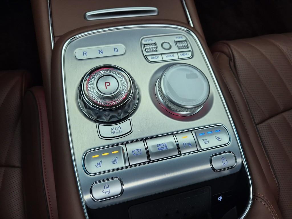 Genesis G90 - Vista 8