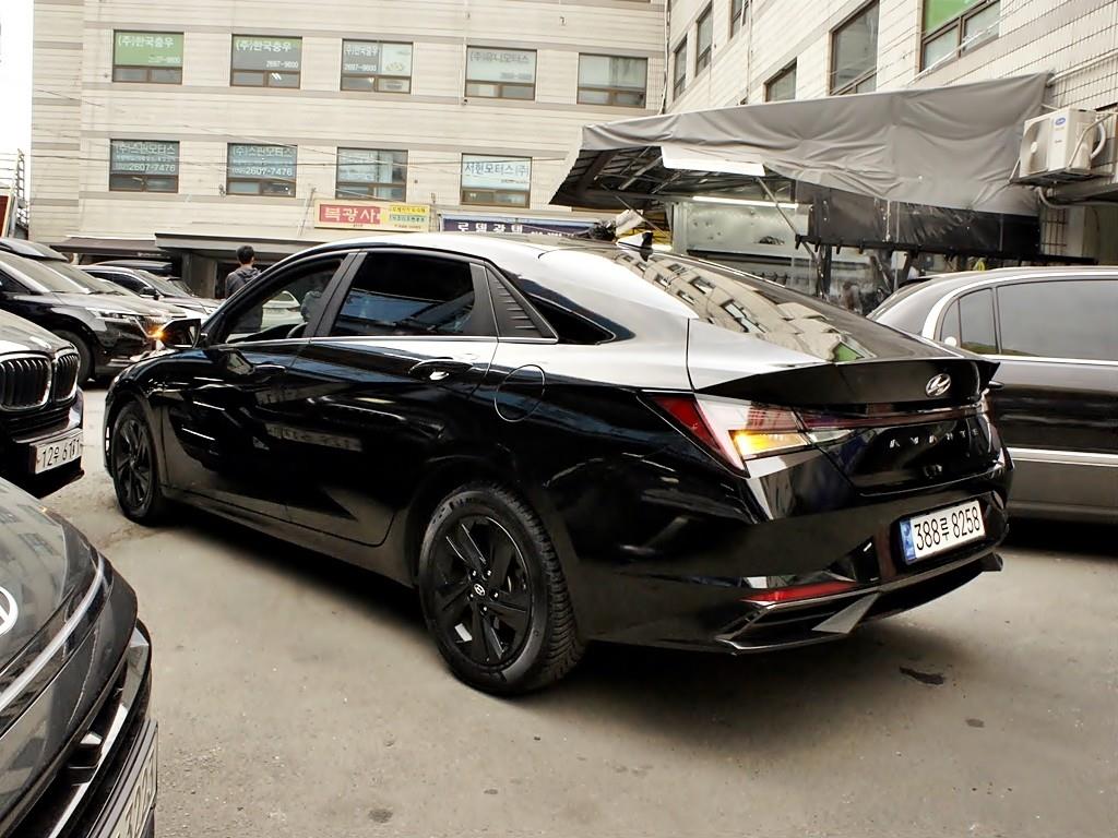 HYUNDAI Avante - Vista 7